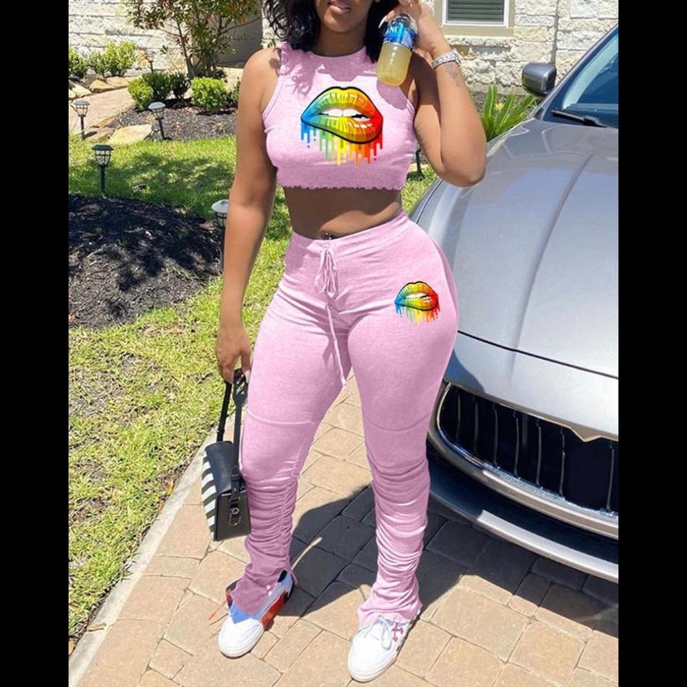 Colorful Lip Ink Splash Sleeveless Crop Top & Lips 👄 Drawstring Leggings Outfit
